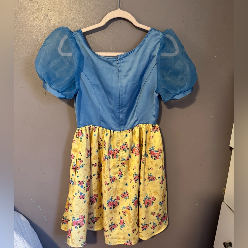 Snow White Her Universe Dress- NEW without tag - Picture 6 of 6